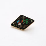 Alien Friendly Pin 外星人小襟章 (c)