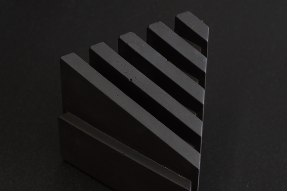Maze – Concrete Card Holder (Black) | 迷宮．水泥卡片座 (黑色)